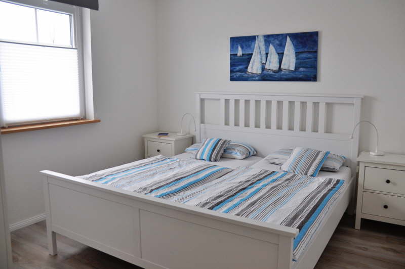 Schlafzimmer mit Doppelbett